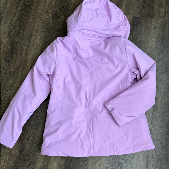 New snap ski jacket.Optional hood, tailored waistline, snaps at front placket. - Picture 2 of 7